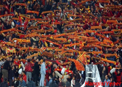 GALATASARAY TARAFTARI ILDIRDI KOMBNELERE HCUM!